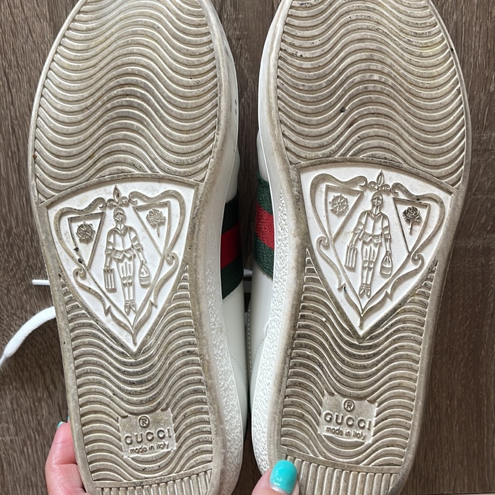 Women’s Gucci Leather Sneaker - Picture 5 of 10